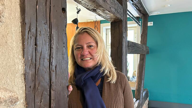 Im ehemaligen Caf&eacute; Sorgenfrei wird zurzeit noch kr&auml;ftig renoviert und umgebaut. Voraussichtlich am Samstag, 7. Februar, will Kelly Silva-Streng ihre Bier- und Weinlounge &bdquo;Kelly&rsquo;s&ldquo; er&ouml;ffnen.