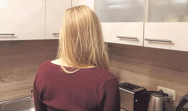 Eva Müller (Name von der Redaktion geändert) ist dankbar für ihre kleine Wohnung. Hier hat sie mit ihren drei Kindern ein neues Zuhause gefunden. &#160;&#160;