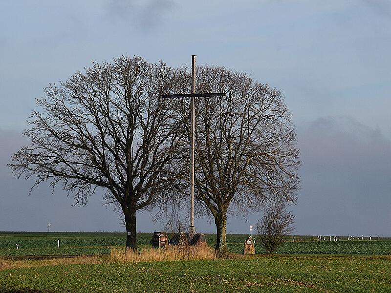 &bdquo;Das Kreuz zwischen Schw&auml;rzelbach, V&ouml;lkersleier und Wartmannsroth immer wieder ein Bild wert&ldquo;, schreibt uns die Leserin.