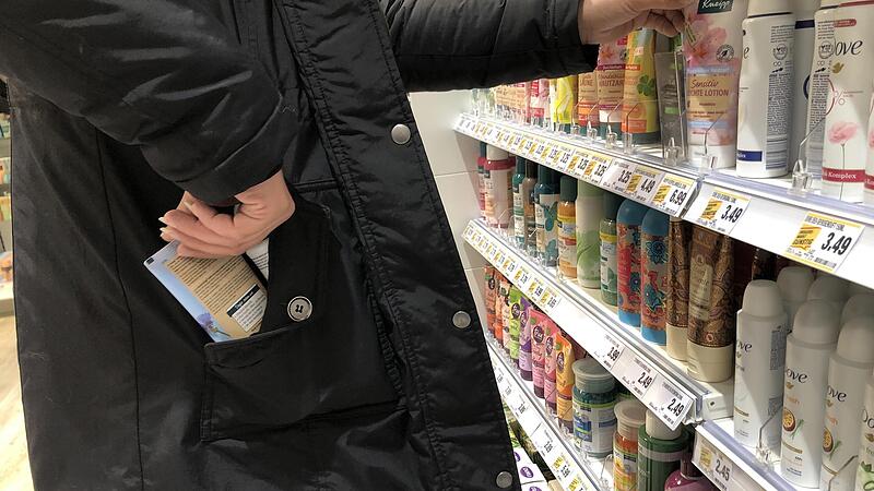 Vom Supermarktregal in den Gerichtssaal: Zwei Brüder und ihre dreiste Tat