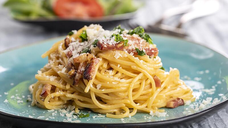 Das erste Carbonara-Rezept stammt aus Chicago, so Lebensmittelhistoriker Alberto Grandi. Das erste Carbonara-Rezept stammt aus Chicago, so Lebensmittelhistoriker Alberto Grandi.