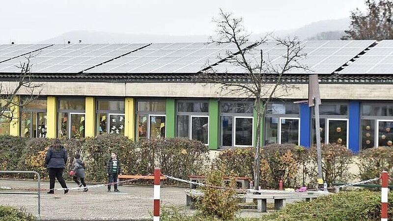 Die neue Photovoltaikanlage auf dem Dach der Regiomontanus-Grundschule in K&ouml;nigsberg