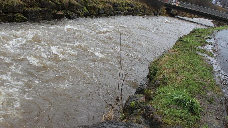 Stein des Ansto&szlig;es f&uuml;r Bescheid und Klage ist Niederschlagswasser, das in R&uuml;ckhaltebecken sickert und beim &Uuml;berlaufen in Fl&uuml;sse geleitet wird.
