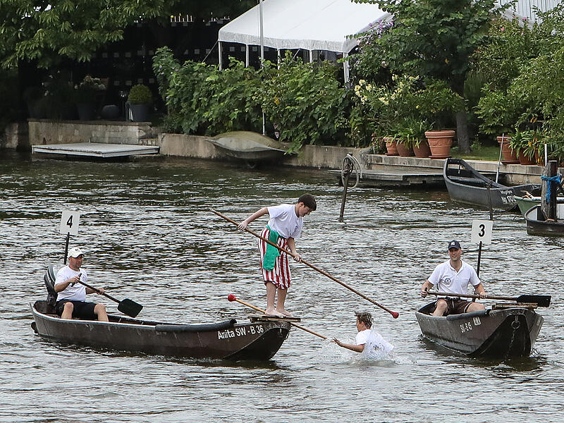 Bamberg; Sandkirchweih Samstag mit Jugend-FischerstechenDer Sandkerwa-Samstag in Bildern