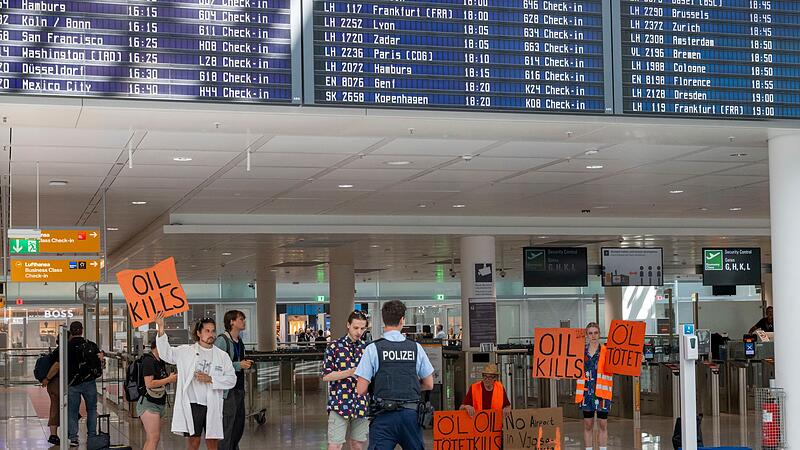 Protestaktion Letzten Generation Flughafen München Protestaktion Letzten Generation Flughafen München