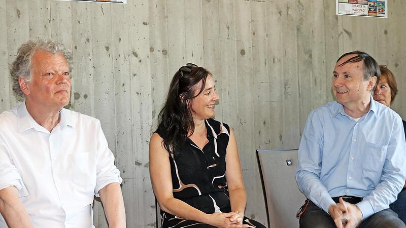 Beim Gespr&auml;ch zur neuen Theaterreihe: Martin Neubauer (links) vom Bamberger Brentano-Theater trifft das Loriot-Duo Silvia Ferstl und Christoph Ackermann.