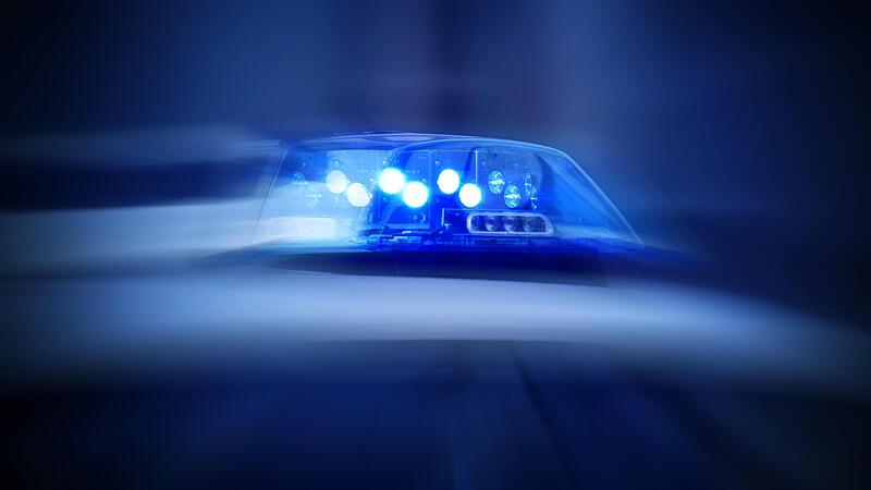 In Eckental hat ein Autofahrer eine Verkehrsinsel übersehen.