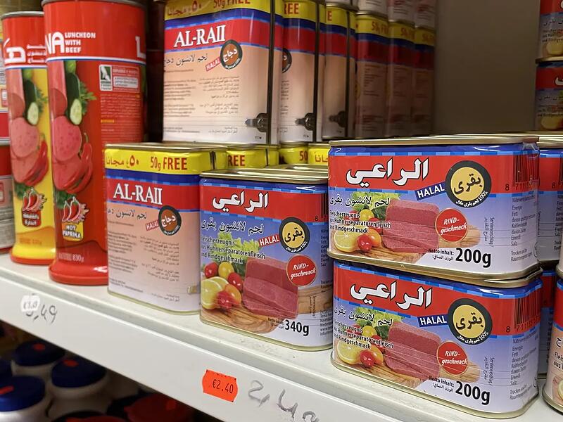 Viele arabische und t&uuml;rkische Produkte finden sich in den Regalen