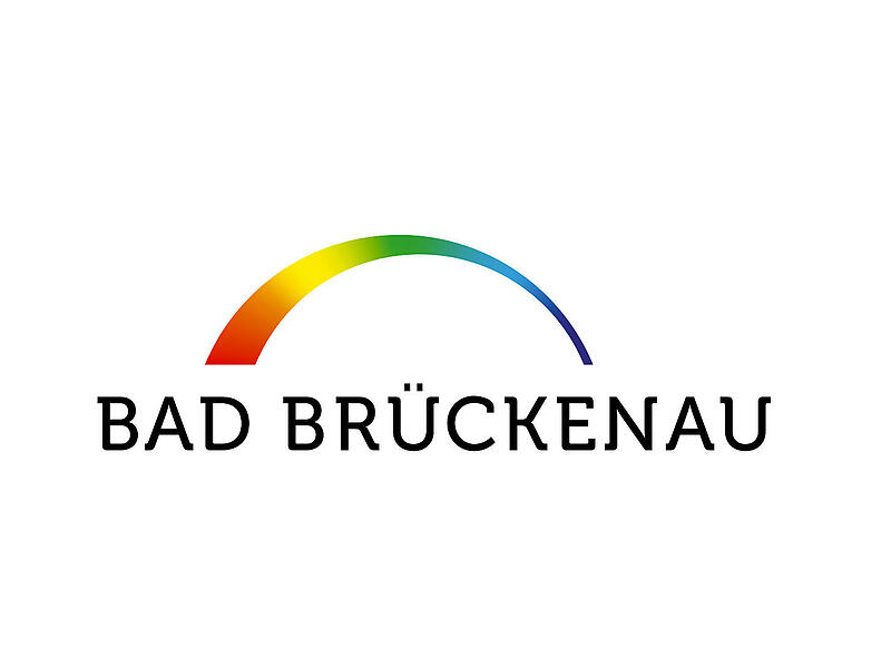 Das modernisierte Logo bewahrt den Regenbogen als zentrales Element und schafft gleichzeitig einen klaren, zeitgem&auml;&szlig;en Auftritt f&uuml;r die Stadt.
