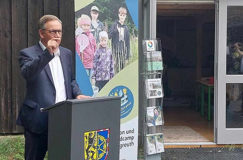 Landrat Alexander Tritthart eröffnete die Einweihungsfeierlichkeiten in Vestenbergsgreuth. Landrat Alexander Tritthart eröffnete die Einweihungsfeierlichkeiten in Vestenbergsgreuth.