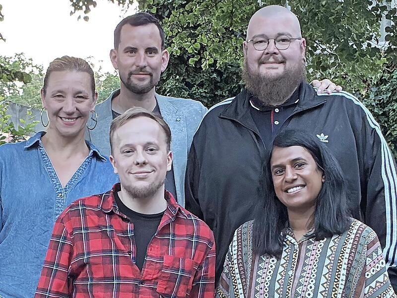 Bürgermeisterin Eva Jutzler (links) und Fraktionsvorsitzender Olaf Seifert (hinten Mitte) mit Matthias Rupp (hinten li.) sowie (vorn v. l.) der neuen Doppelspitze Raymond Beuschel und Valentina Weymann). Bürgermeisterin Eva Jutzler (links) und Fraktionsvorsitzender Olaf Seifert (hinten Mitte) mit Matthias Rupp (hinten li.) sowie (vorn v. l.) der neuen Doppelspitze Raymond Beuschel und Valentina Weymann).