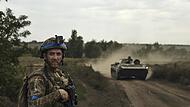 Ein Soldat der 3. Separatistenbrigade der Ukraine. Die Region um Bachmut ist Schauplatz heftiger Kämpfe mit den russischen Streitkräften.