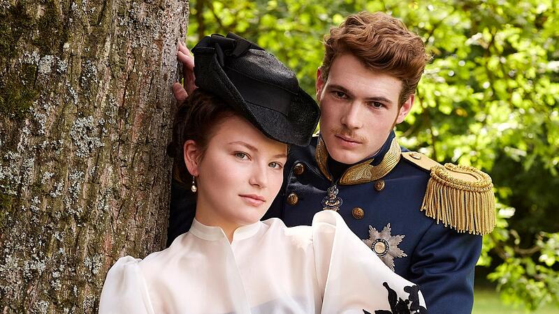 Devrim Lingnau (l.) und Philip Froissant Devrim Lingnau (l.) und Philip Froissant