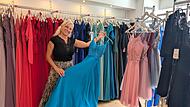 Antje Abeska schlie&szlig;t ihren Modeladen in M&uuml;nnerstadt doch nicht. Nur die Brautmode verschwindet.