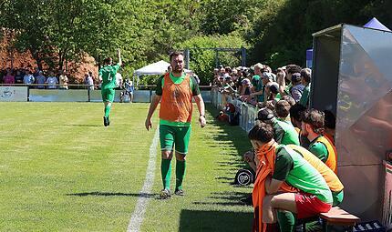Spielertrainer Dominik St&ouml;hr und der FV Giech steht am Samstag die TSG Bamberg im Weg zum Erhalt der Kreisklasse.