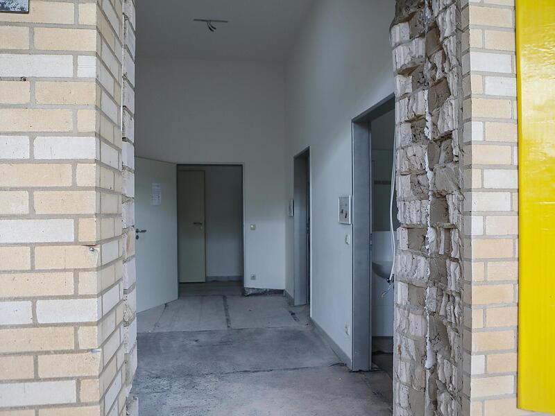 Die Schule ist eine große Baustelle.