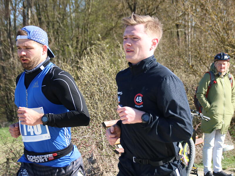 Strahlender Sonnenschein, aber nur niedrige Plusgrade erwartete die L&auml;ufer beim 19. Obermain-Marathon rund um Bad Staffelstein. Die Marathon-Strecke f&uuml;hrte wieder an den beiden Wahrzeichen der Kurstadt, dem Kloster Banz und der Basilika Vierzehnheiligen vorbei.