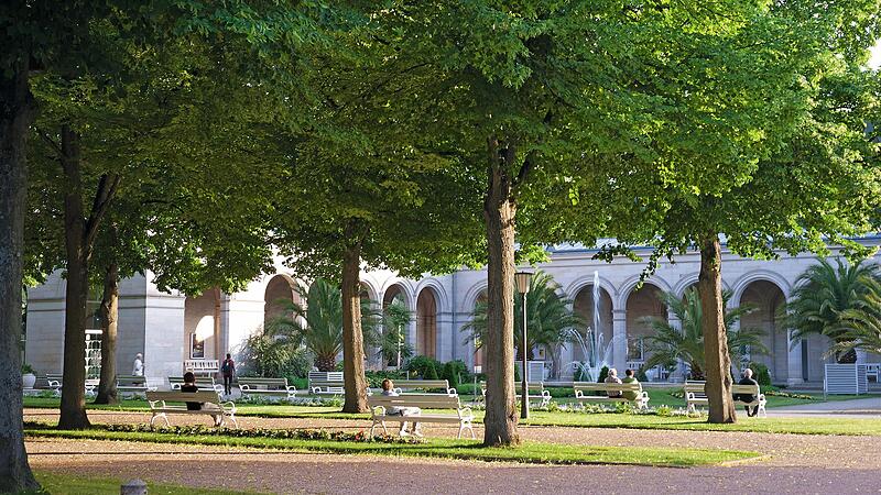 Der Rundgang führt durch die Kuranlagen der Stadt. Der Rundgang führt durch die Kuranlagen der Stadt.