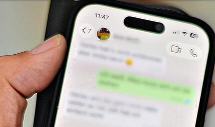 Per Kurznachrichten auf dem Handy hatte ein 33-Jähriger einen seiner Kumpel bedroht. Klaus Rössner Per Kurznachrichten auf dem Handy hatte ein 33-Jähriger einen seiner Kumpel bedroht. Klaus Rössner