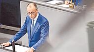 Kanzler Friedrich Merz (CDU) wirbt in seiner Regierungserklärung im Bundestag für die Zustimmung seiner EU-Kollegen zur Nutzung des eingefrorenen russischen Staatsvermögens zugunsten der Ukraine. Kanzler Friedrich Merz (CDU) wirbt in seiner Regierungserklärung im Bundestag für die Zustimmung seiner EU-Kollegen zur Nutzung des eingefrorenen russischen Staatsvermögens zugunsten der Ukraine.