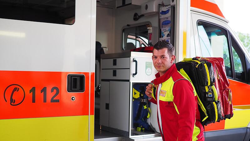 Johannes Bravo-Valenzuela arbeitet als Notfallsanitäter beim ASB Coburg Land.