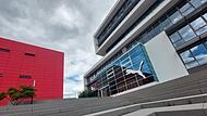 Puma Hauptversammlung 2024Forchheim & Fränkische Schweiz Die Puma Konzernzentrale im Puma Way in Herzogenaurach. Hier wird Arthur Hoeld wird als Juli 2025 Arne Freundt als CEO von Puma ablösen.