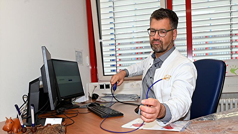 Dr. Alexander Wystrach, Leitender Abteilungsarzt der Sektion für Invasive Elektrophysiologie Dr. Alexander Wystrach, Leitender Abteilungsarzt der Sektion für Invasive Elektrophysiologie beim Klinikum Bamberg, kennt sich mit der neuen Methode zur Behandlung von Vorhofflimmern aus.