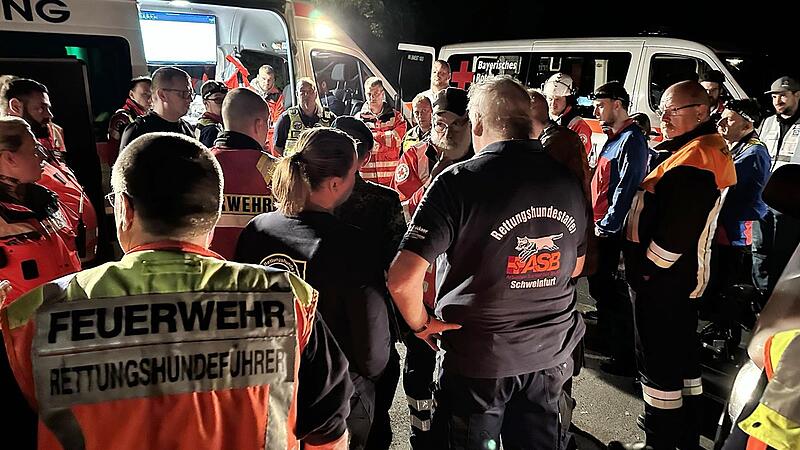 Auch verschiedene Rettungshundestaffeln waren an der Suchaktion beteiligt.