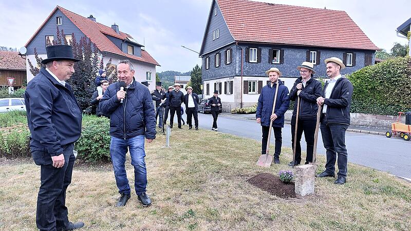 In Oberrodach wird die Kirchweih vor Beginn erst einmal ausgegraben.