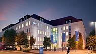 So soll das Projekt aussehen: Das ehemalige Siemens-Gebäude wird im Auftrag der Sparkasse modernisiert und dann von der Universität genutzt. So soll das Projekt aussehen: Das ehemalige Siemens-Gebäude wird im Auftrag der Sparkasse modernisiert und dann von der Universität genutzt.