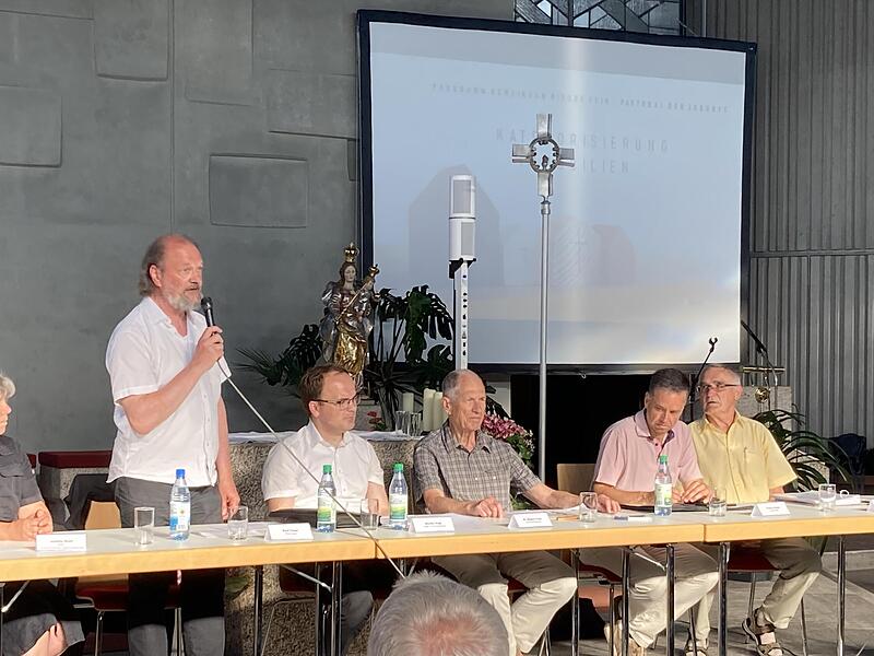 Das Gremium (von links) Juditha Weiß, Karl Feser, Martin Vogt, Robert Pohl, Florian Arand und Erwin Hippler Das Gremium (von links) Juditha Weiß, Karl Feser, Martin Vogt, Robert Pohl, Florian Arand und Erwin Hippler