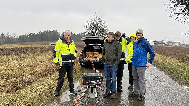 Besuch aus Erlangen: Wolfgang Bauer, Mitarbeiter am Lehrstuhl f&uuml;r Geologie im Geozentrum Nordbayern mit Sitz in Erlangen (Zweiter von links).