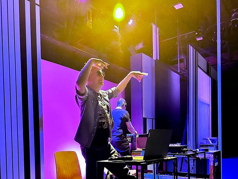 Landestheater Coburg: Musikladen von und mit Matthias Straub in der erneut ausverkauften Reithalle.