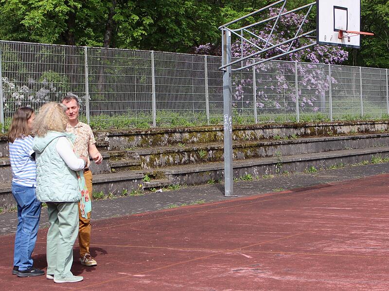 Der sogenannte K&auml;fig, ein Sportareal neben der Freianlage am Bad Br&uuml;ckenauer Schulzentrum, muss dringend saniert werden. Dar&uuml;ber war sich der Stadtrat einig.
