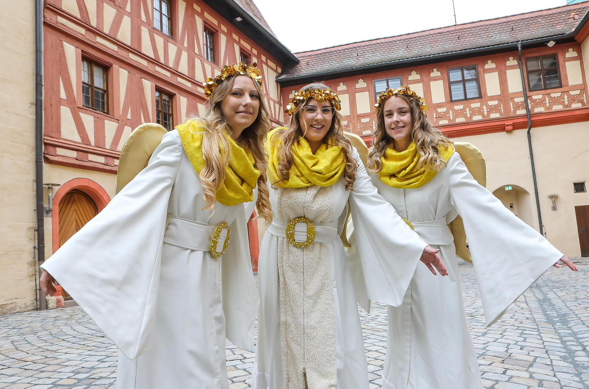 Weihnachtsengel Forchheim: Leonie Müller, Jana Dötzer, Hannah Stöhr