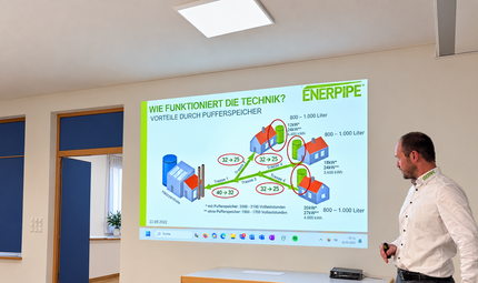 Thomas Kaufmann von der Firma Enerpipe erl&auml;uterte bei der Informationsveranstaltung in Premich die technische Umsetzung des geplanten Nahw&auml;rmenetzes.