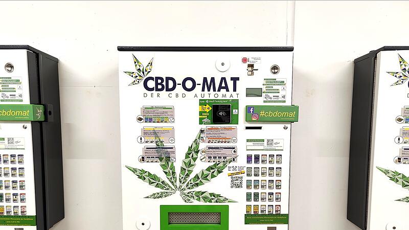 Am CBD-o-Mat muss man mit der EC-Karte die Volljährigkeit bestätigen. Am CBD-o-Mat muss man mit der EC-Karte die Volljährigkeit bestätigen.