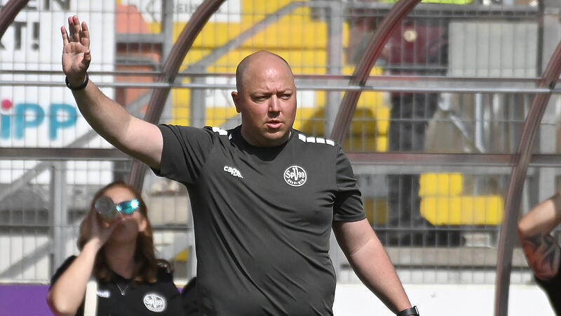 Der Bayreuther Trainer Lukas Kling war nach der Ausw&auml;rtsniederlage am Samstag bedient.