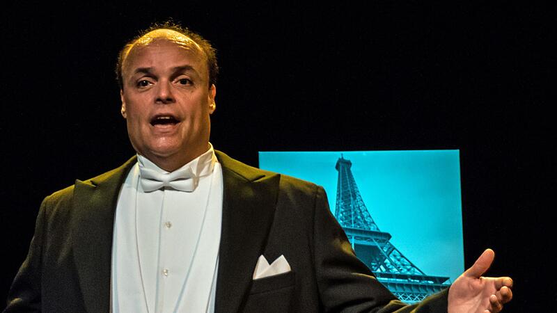 Marino Polanco Rios gestaltete einen Lieder- und Arienabend in der Coburger Reithalle.