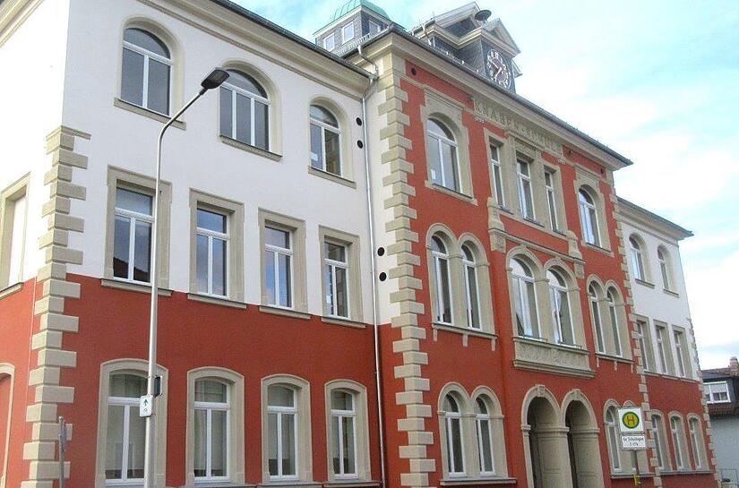 Die Volksschule an der Heubischer Straße (Grundschule) in Neuistadt nach der Generalsanierung. „Tag der offenen Tür" ist hier am 17. November von 14 bis 17 Uhr.