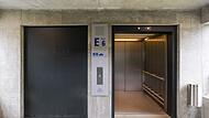 Fahrstuhl am Flughafen Leipzig/Halle