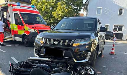 Kreis Forchheim: Autofahrer &uuml;bersieht Biker - 56-J&auml;hriger bei Unfall verletzt