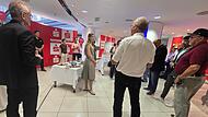 Karpfenkönigin Antonia I. begrüßt die Gäste in der Filiale der Sparkasse in Höchstadt. Karpfenkönigin Antonia I. begrüßt die Gäste in der Filiale der Sparkasse in Höchstadt.