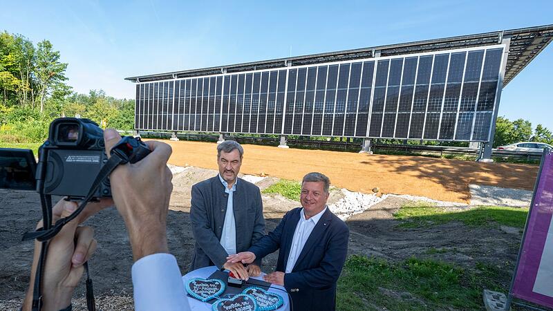 S&ouml;der bei Inbetriebnahme einer PV-&Uuml;berdachung