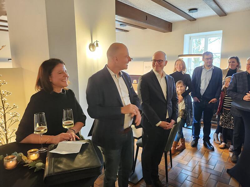 Michaela Albert-Kirchhof und Jan Kirchhof sind f&uuml;r Oberb&uuml;rgermeister Dirk Vogel ein "Powerduo" (von links).
