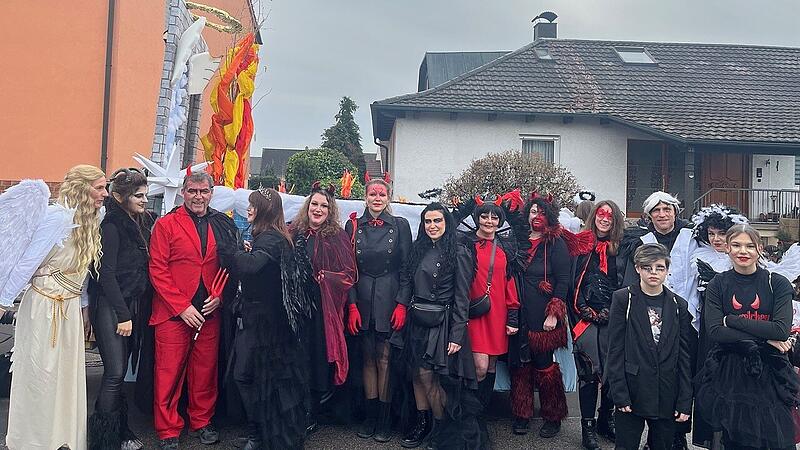 Teuflisch ging es zu beim Faschingsumzug 2024 in Oberhaid. Teuflisch ging es zu beim Faschingsumzug 2024 in Oberhaid.