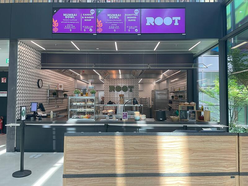 Adidas Herzogenaurach Kantine Die Adidas Kantine "Halftime" ist wie ein Food-Court mit verschiedenen Theken aufgebaut.