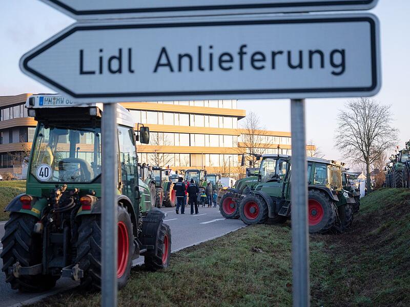 Demonstration von Landwirten vor Lidl-Zentrale Demonstration von Landwirten vor Lidl-Zentrale