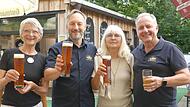 Aufsichtsratsvorsitzende Monika Fath Kelling, Oliver J&uuml;sten, Angelika Haupt-Paliwal und Bernd Zehentbauer (von links) bei der Pr&auml;sentation der neuen Biere in der Thalerm&uuml;hle in Erlangen.