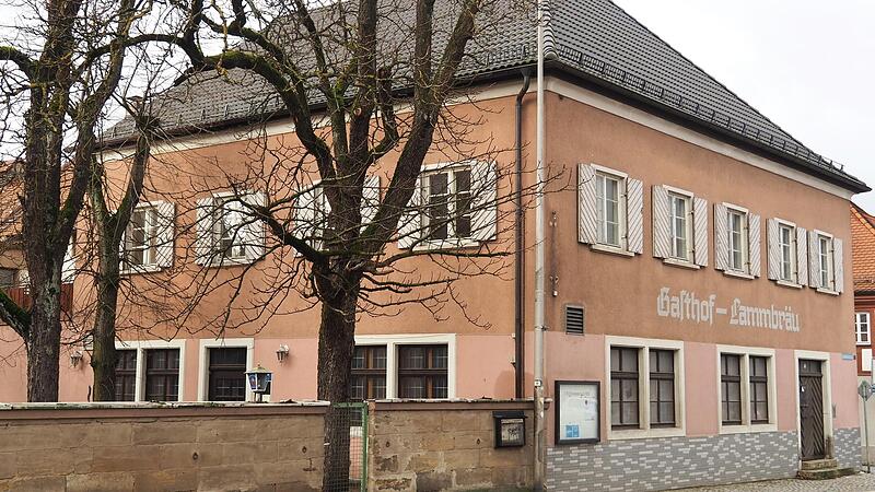 Die ehemalige Gastwirtschaft „Lammbräu“ in der Forchheimer Straße ist nun im Besitz der Gemeinde Strullendorf. Die ehemalige Gastwirtschaft „Lammbräu“ in der Forchheimer Straße ist nun im Besitz der Gemeinde Strullendorf.